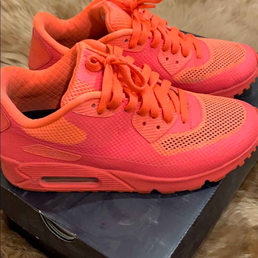 Custom Nike - Picture 2 of 8